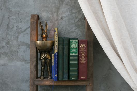 Eric the Hare Dish Stand